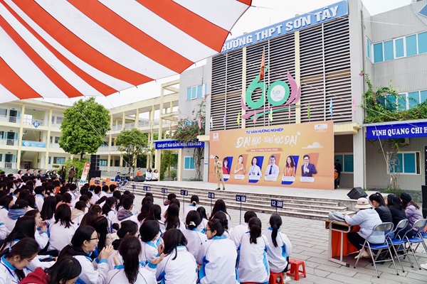 truong-thpt-o-ha-noi-son-tay