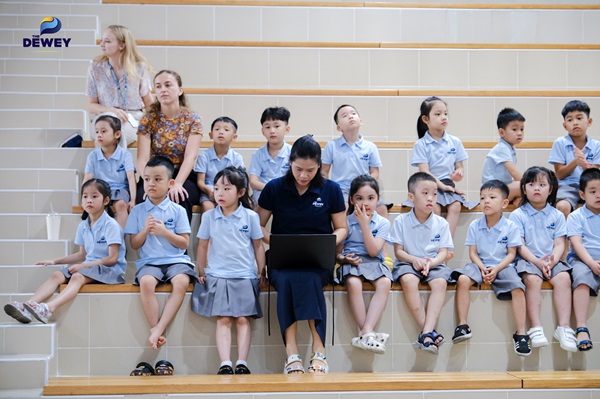 day-hoc-trai-nghiem-sang-tao-tai-dewey-schools