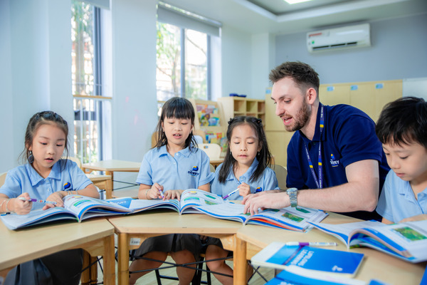 chuong-trinh-tieng-anh-tich-hop-tai-dewey-school