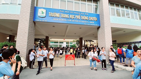 truong-thpt-o-cau-giay-THPT-chuyen-dai-hoc-su-pham